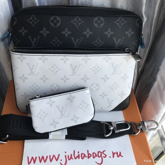 Frstbag ru LOUIS VUITTON DISTRICT 0810